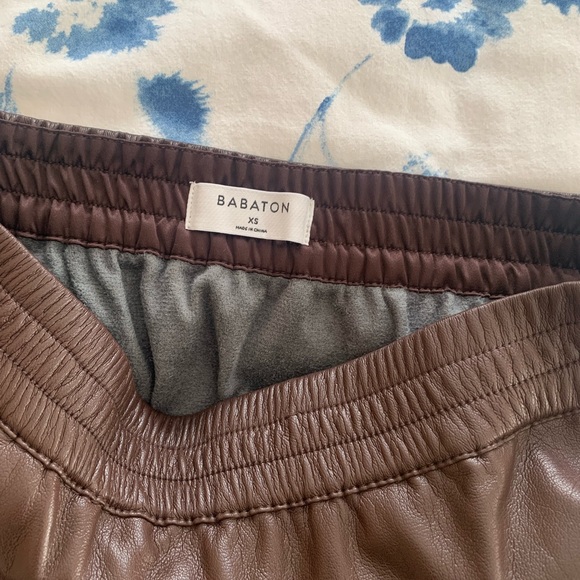FLASH SALE ‼️ NWT Aritzia Vegan Leather Flags Skirt in Coffee Bean, XS - Picture 4 of 6
